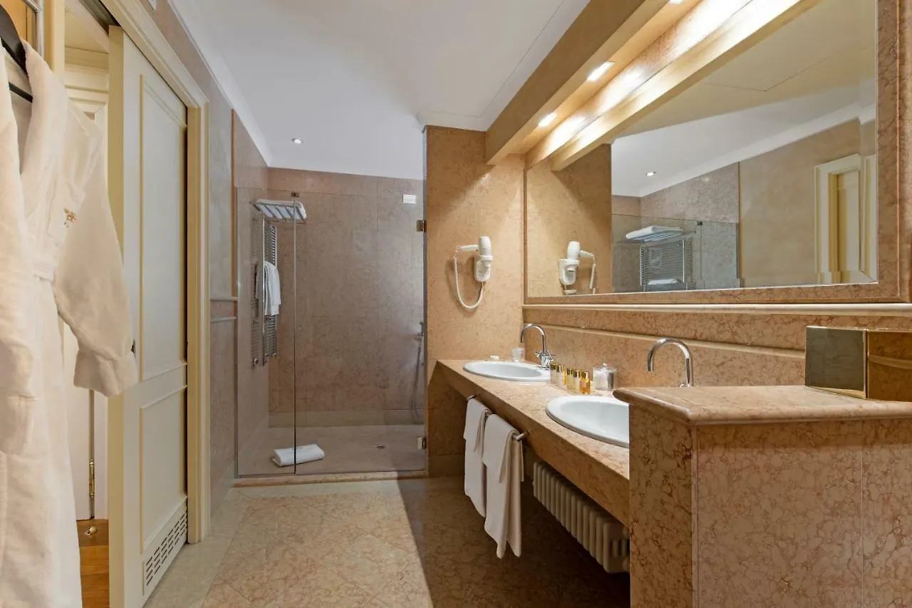 *****  Hotel Rua Frati 48 In San Francesco Modena İtalya